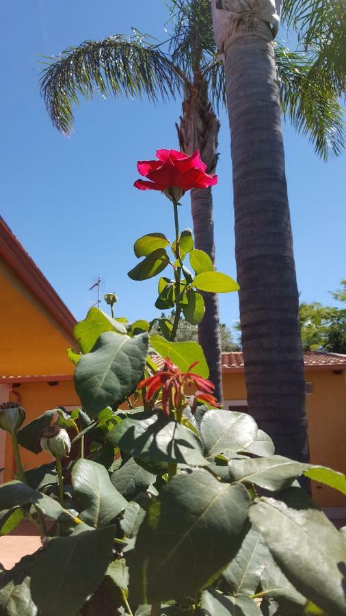 Вилла Le Rose Di Модика Экстерьер фото